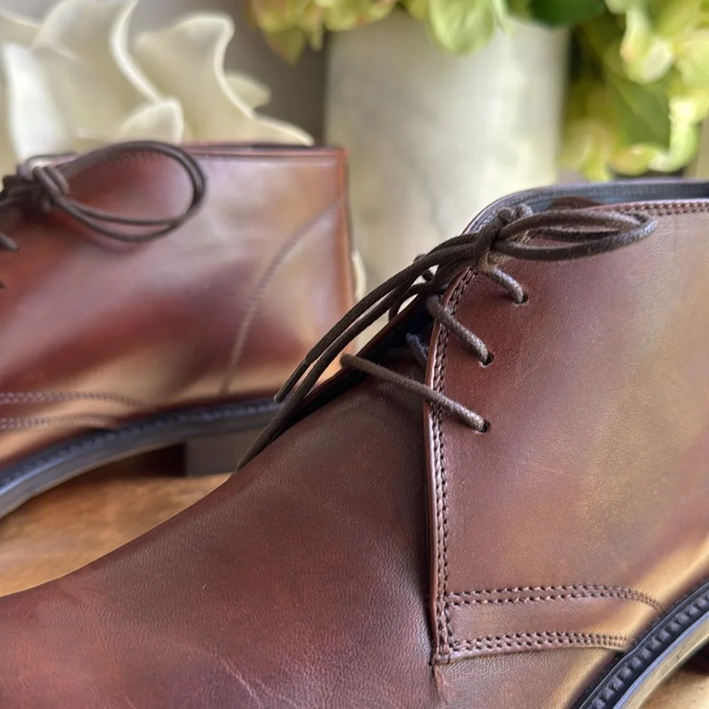 To Boot New York Adam Derrick Chukka Boots in Brown Variated Leather